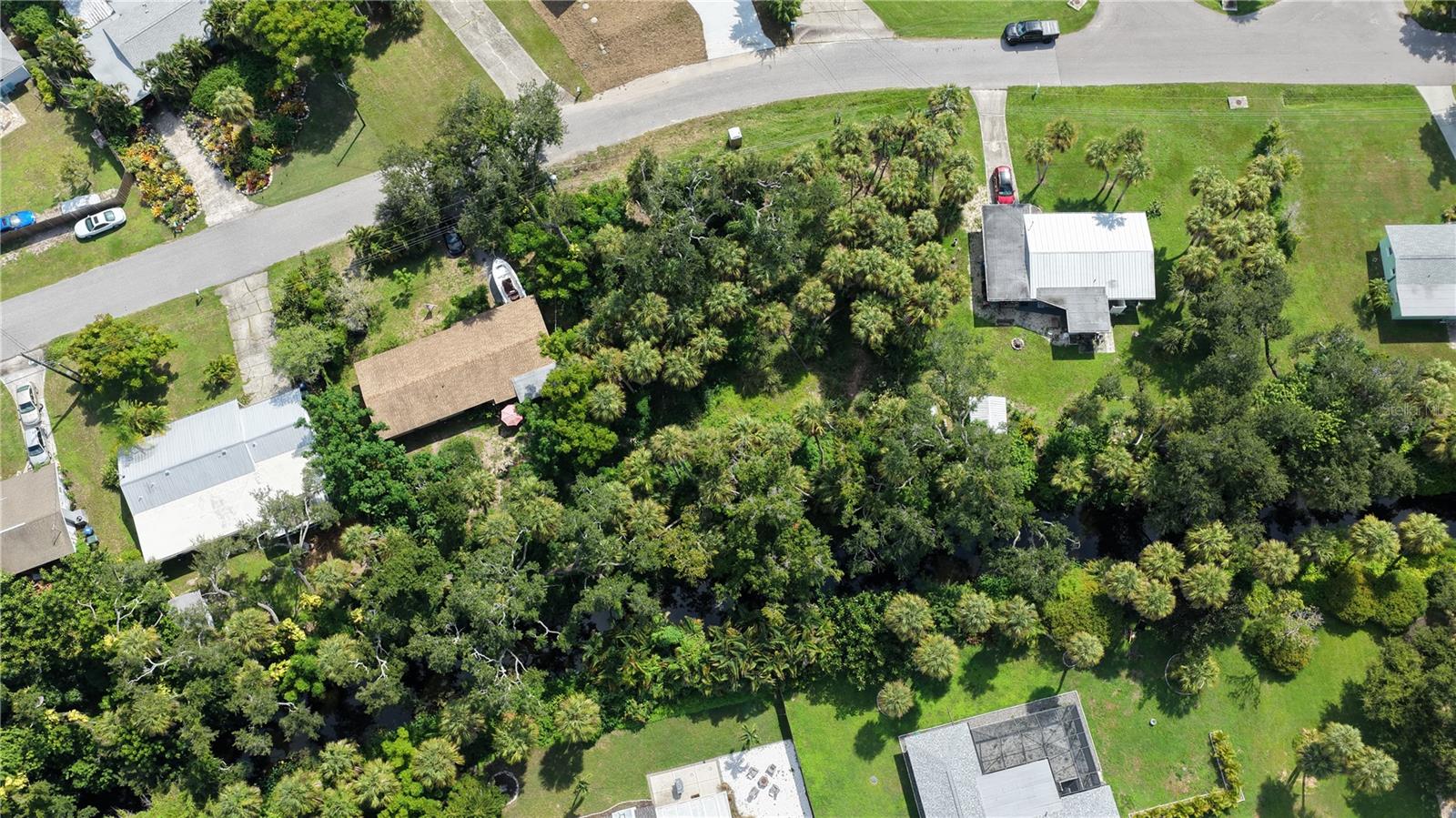 Groveland Ave Property Photo 6