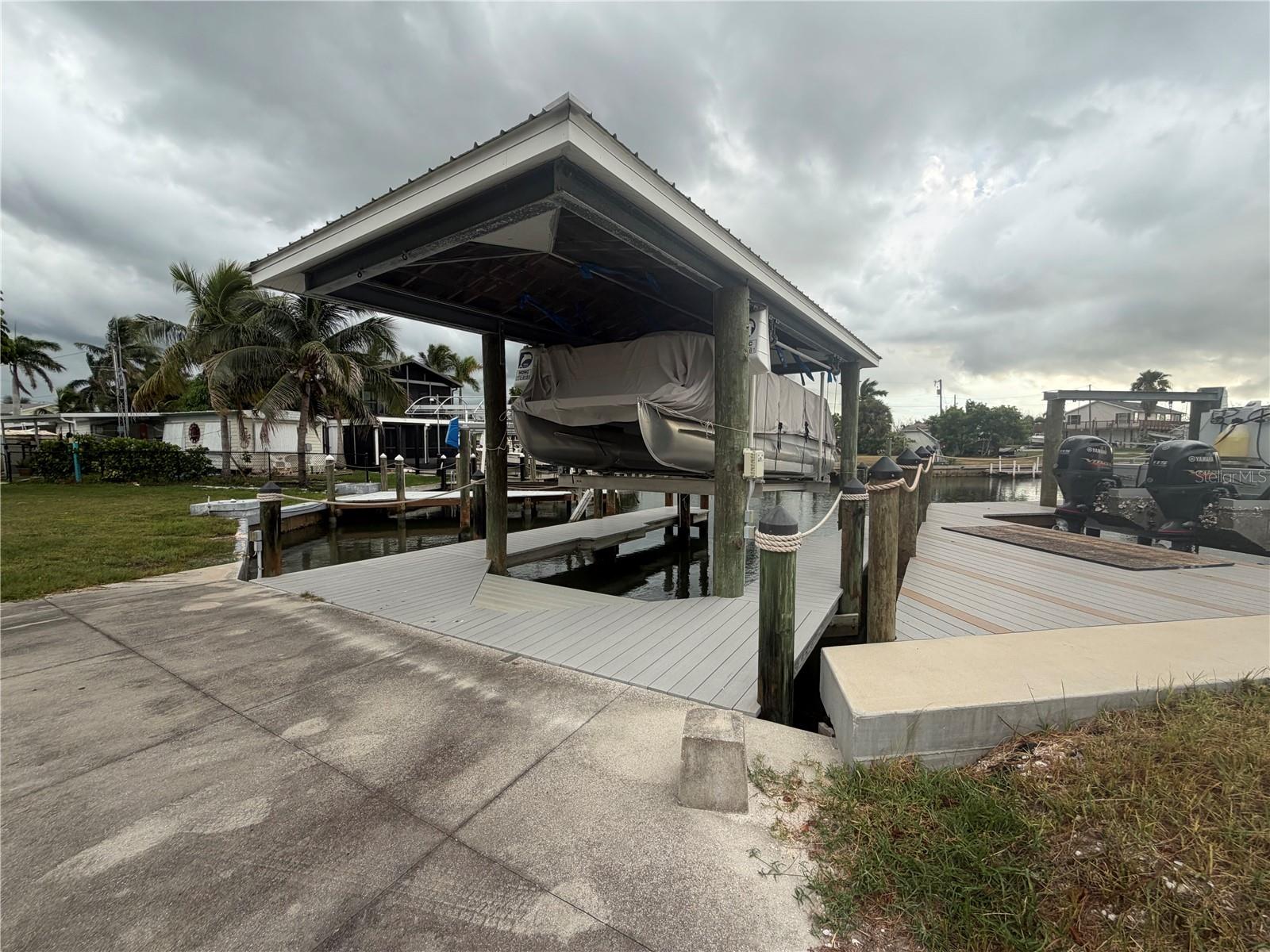 3881 Areca Dr Property Photo 7