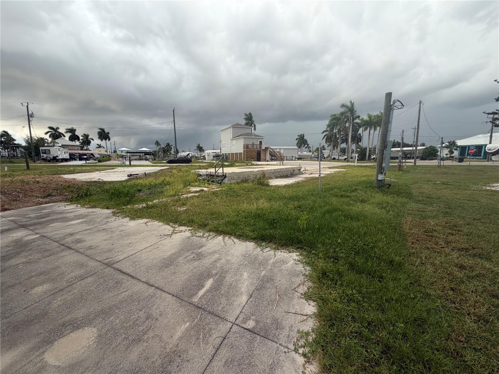 3881 Areca Dr Property Photo 8