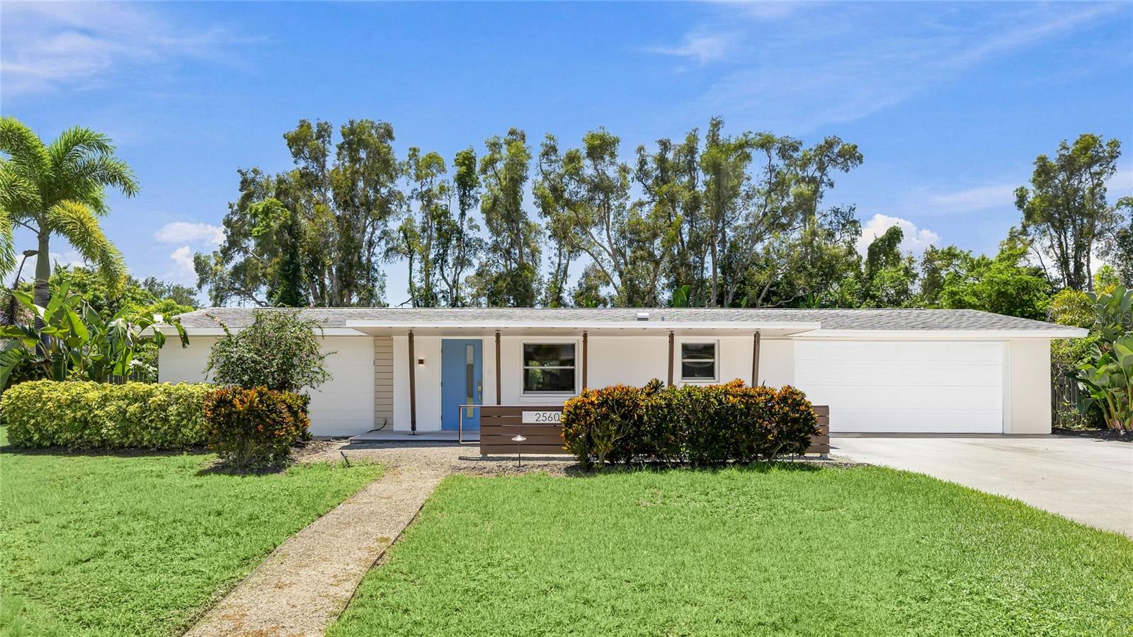 2560 SUNNYSIDE ST Property Photo 1