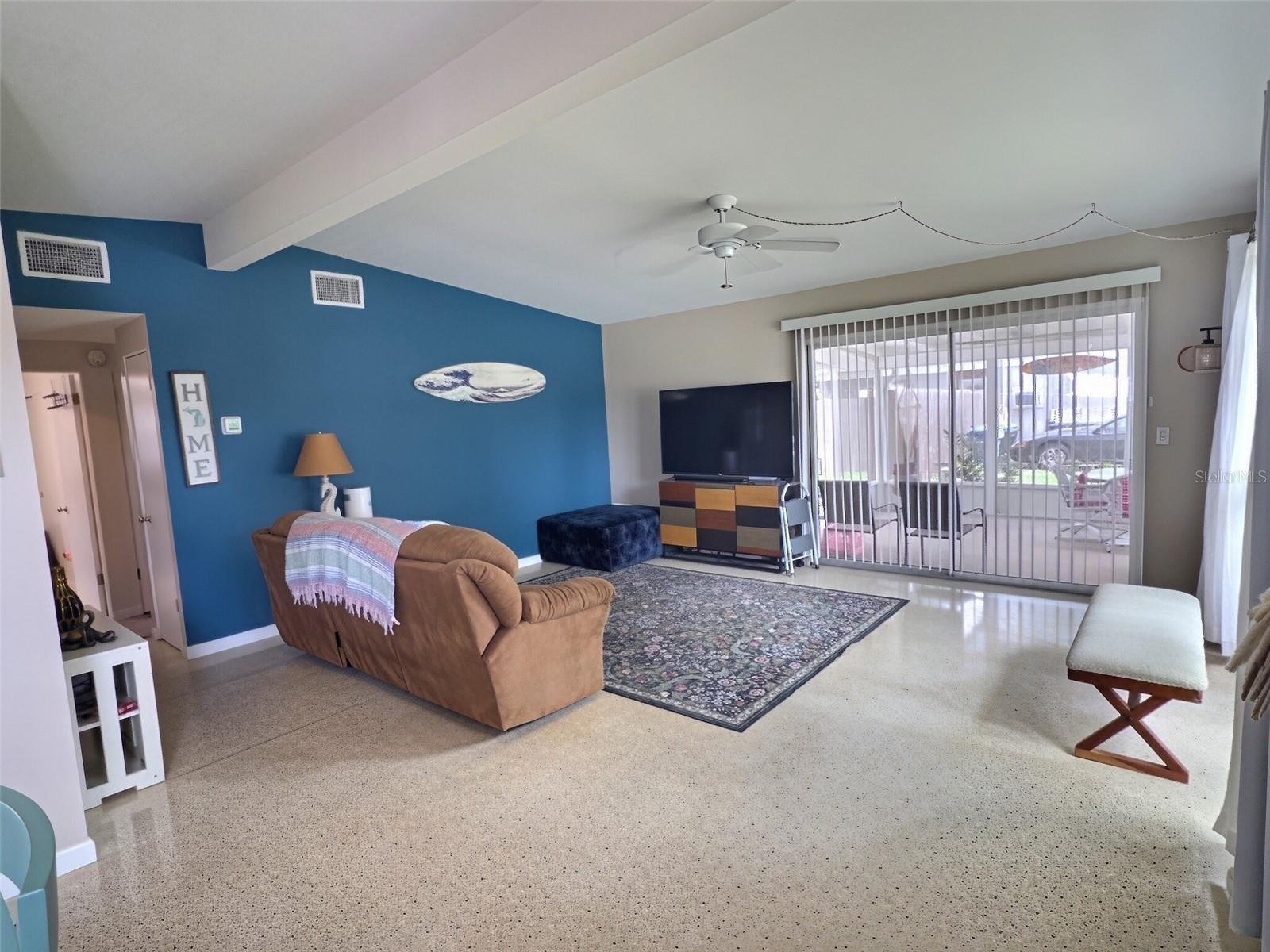 329 Glen Oak Rd Property Photo 5