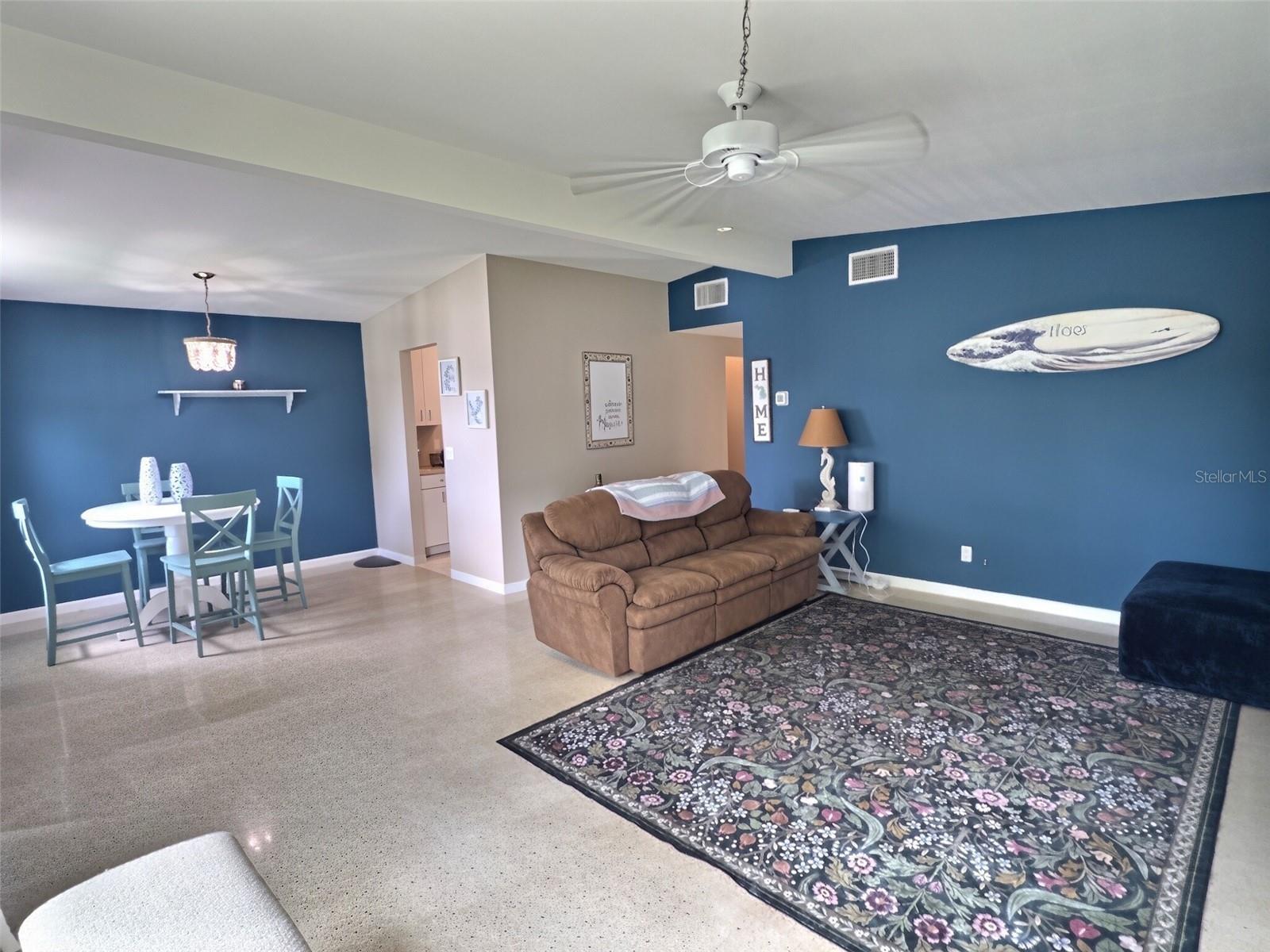 329 Glen Oak Rd Property Photo 6