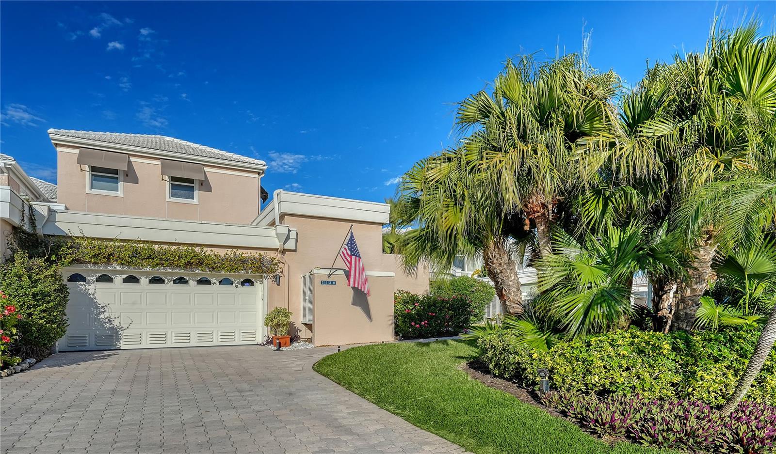 3530 Mistletoe Ln Property Photo 2