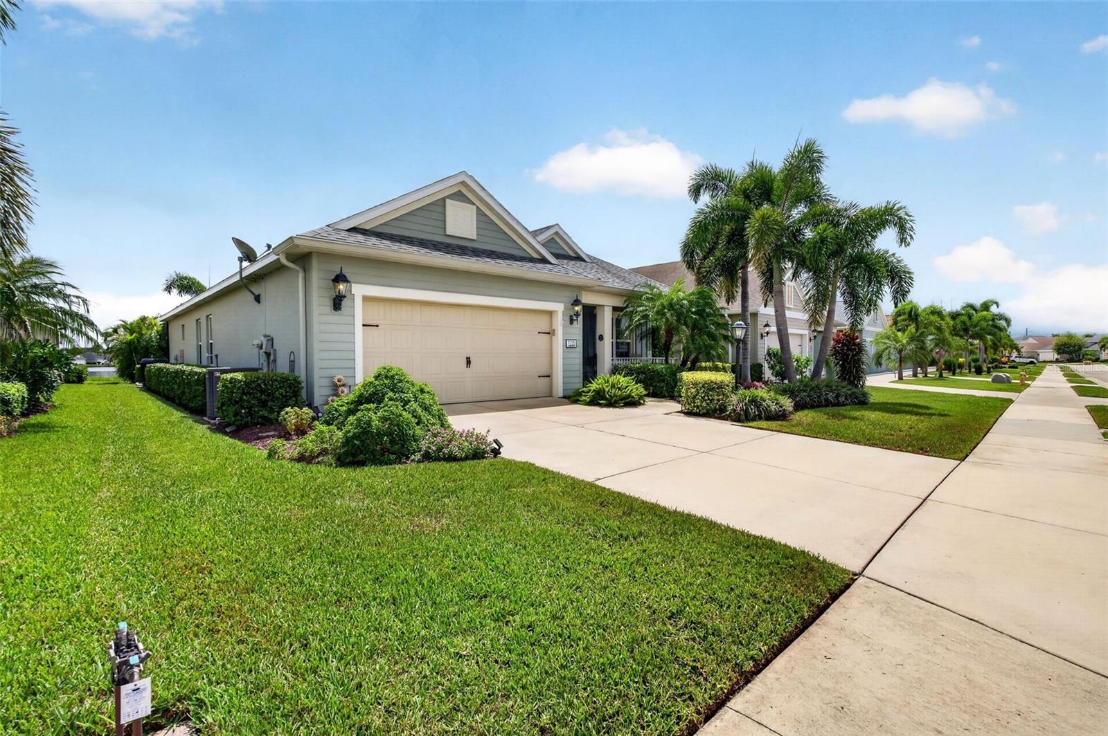 7735 Ridgelake Cir Property Photo 3