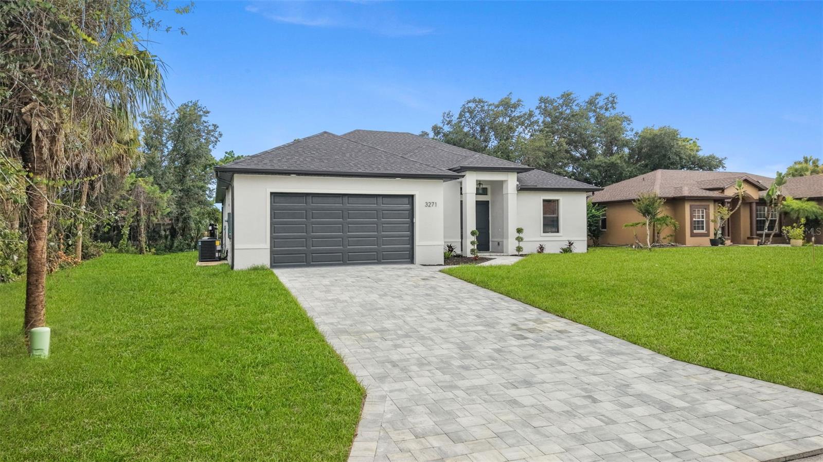 3271 Zoratoa Ave Property Photo 2