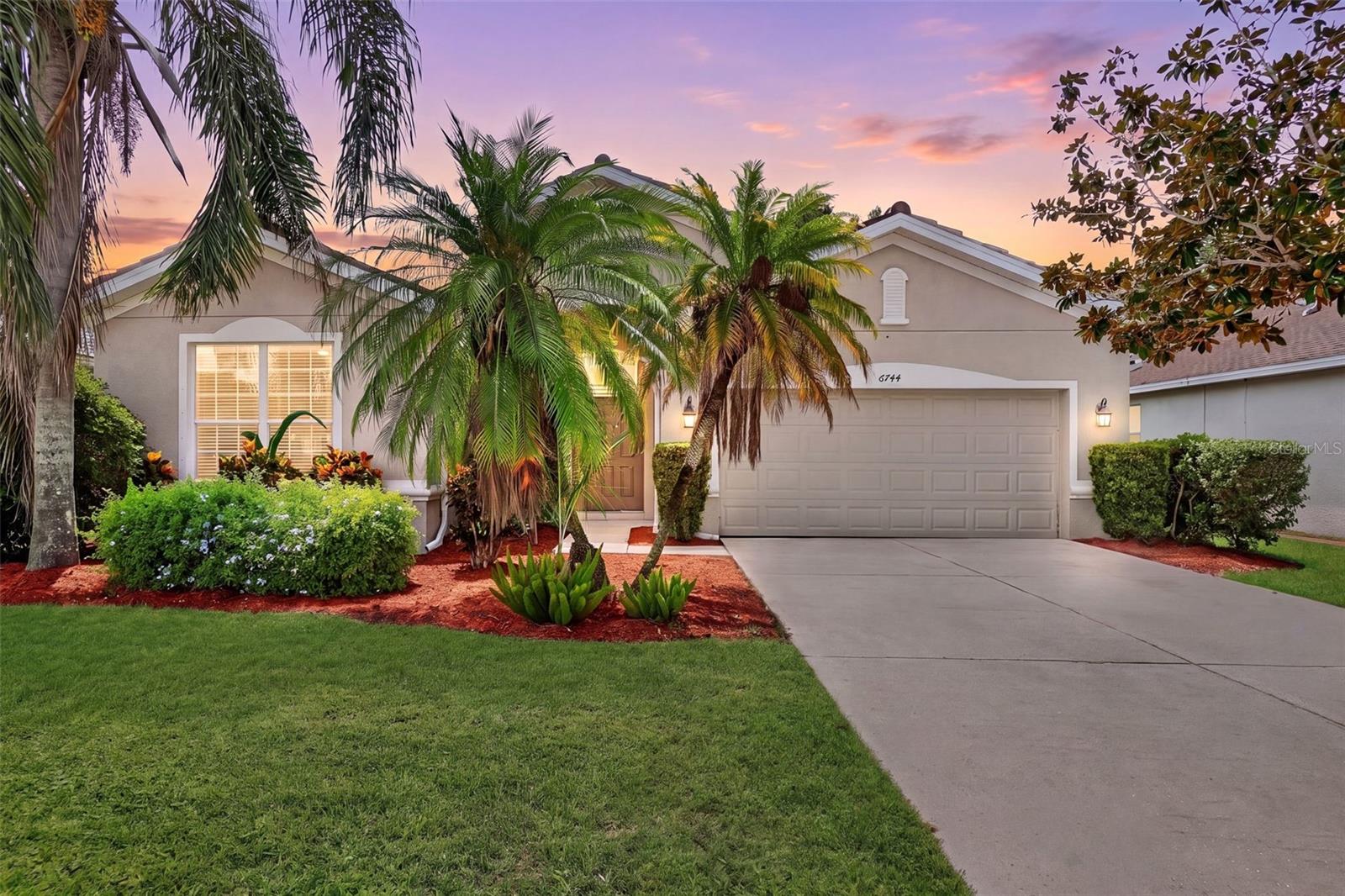 6744 45th Ter E Property Photo 1
