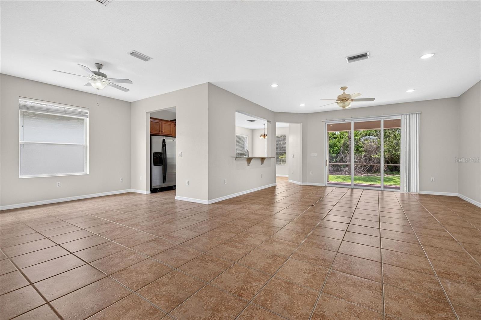 6744 45th Ter E Property Photo 4