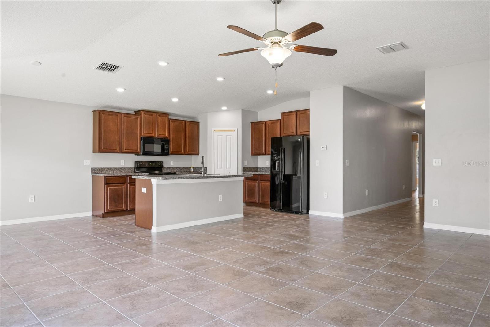 304 Cascade Bend Dr Property Photo 7