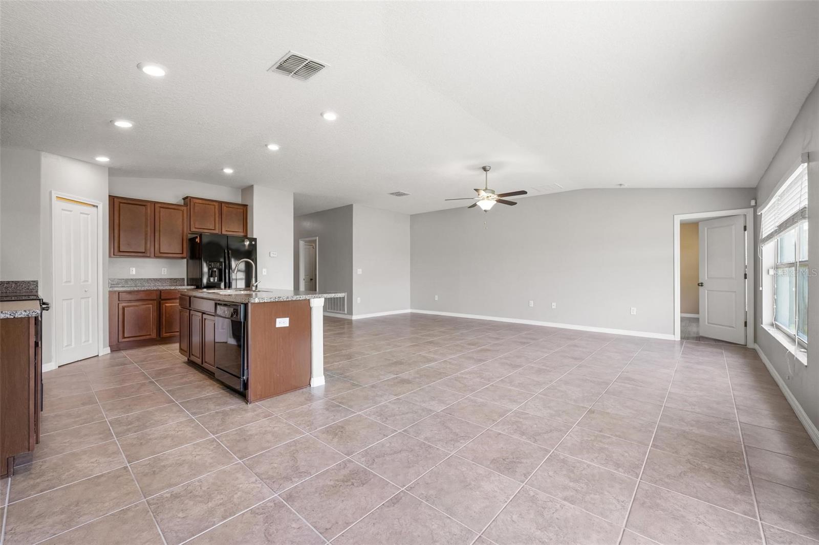 304 Cascade Bend Dr Property Photo 11