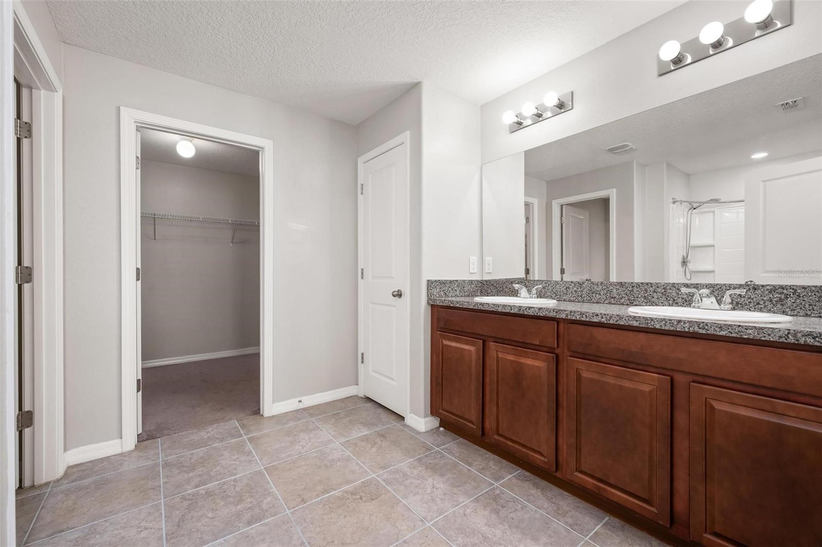 304 Cascade Bend Dr Property Photo 17