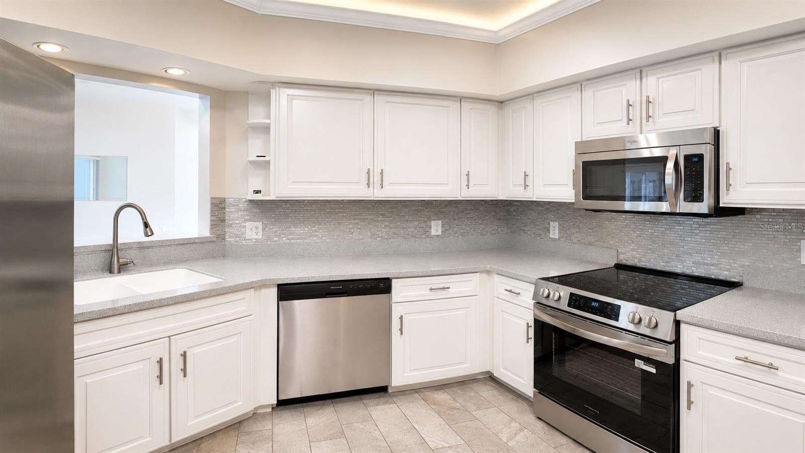 5429 Stoneybrook Ln #102 Property Photo 11