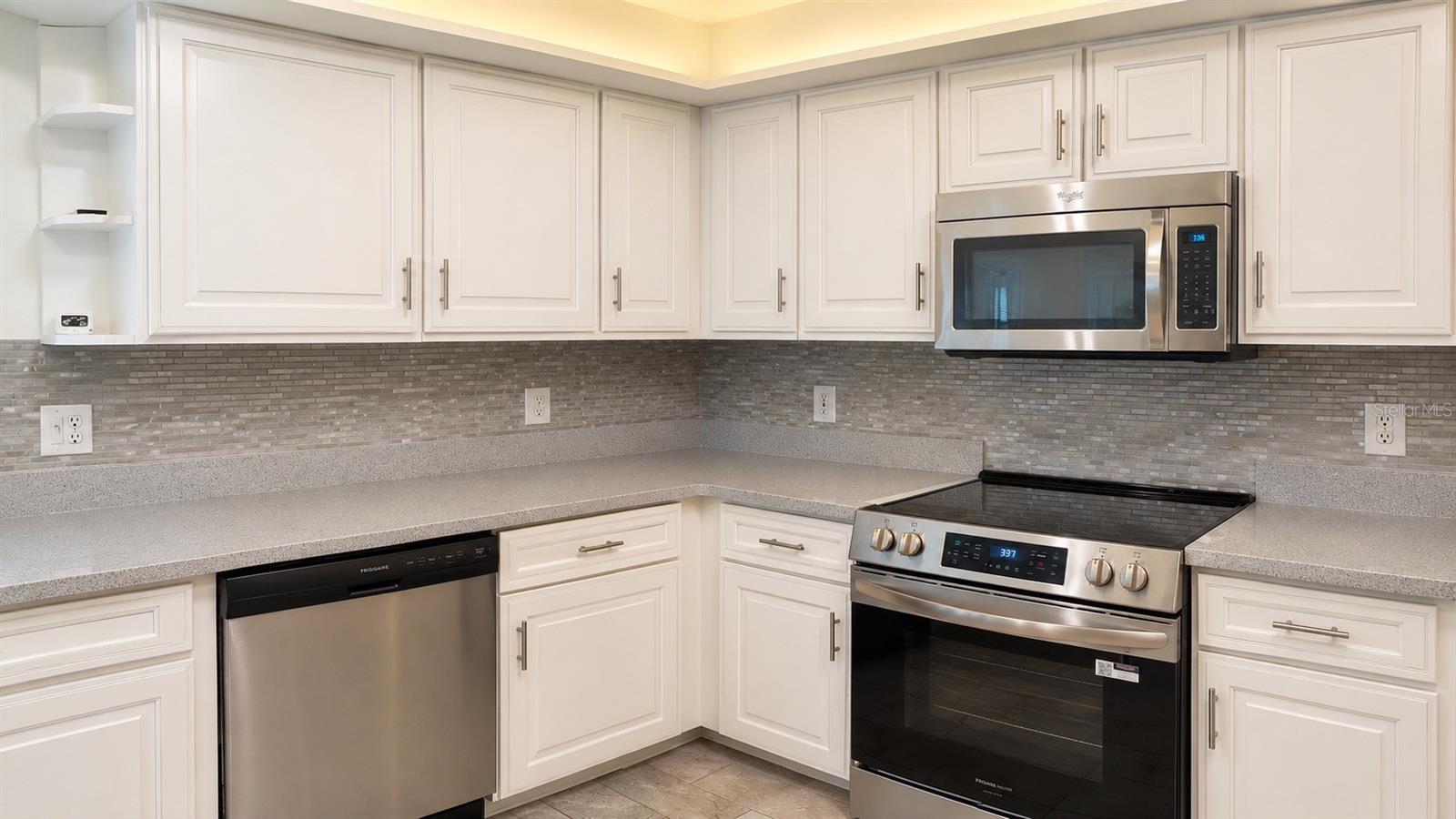5429 Stoneybrook Ln #102 Property Photo 12