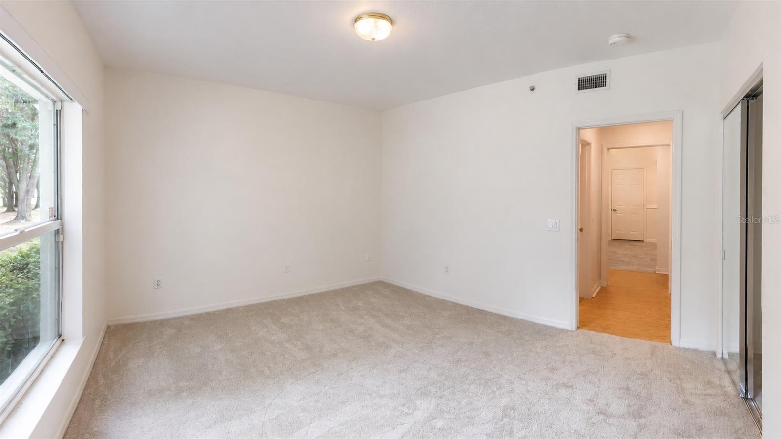 5429 Stoneybrook Ln #102 Property Photo 17