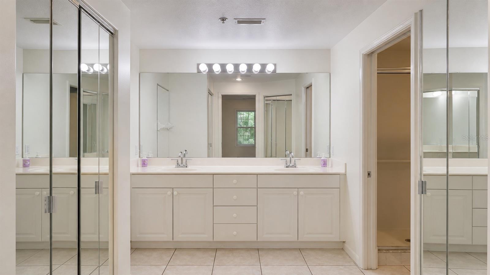 5429 Stoneybrook Ln #102 Property Photo 24