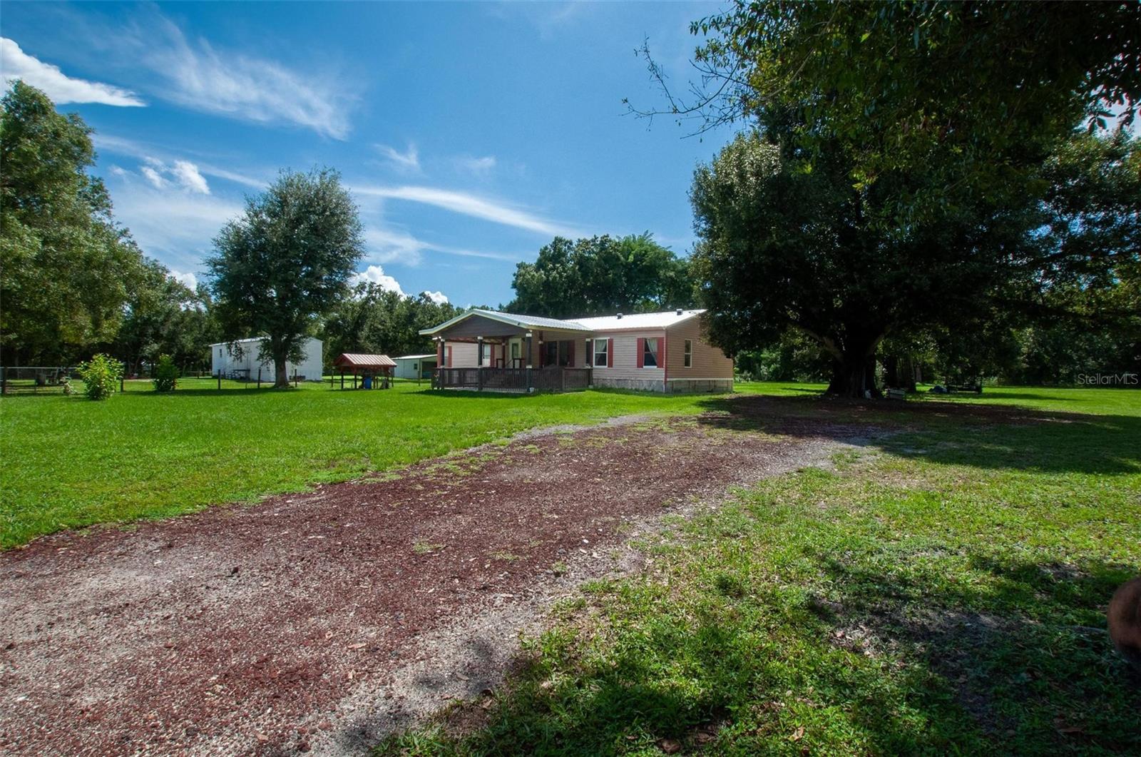 2487 Nw Howard Ave Property Photo 16