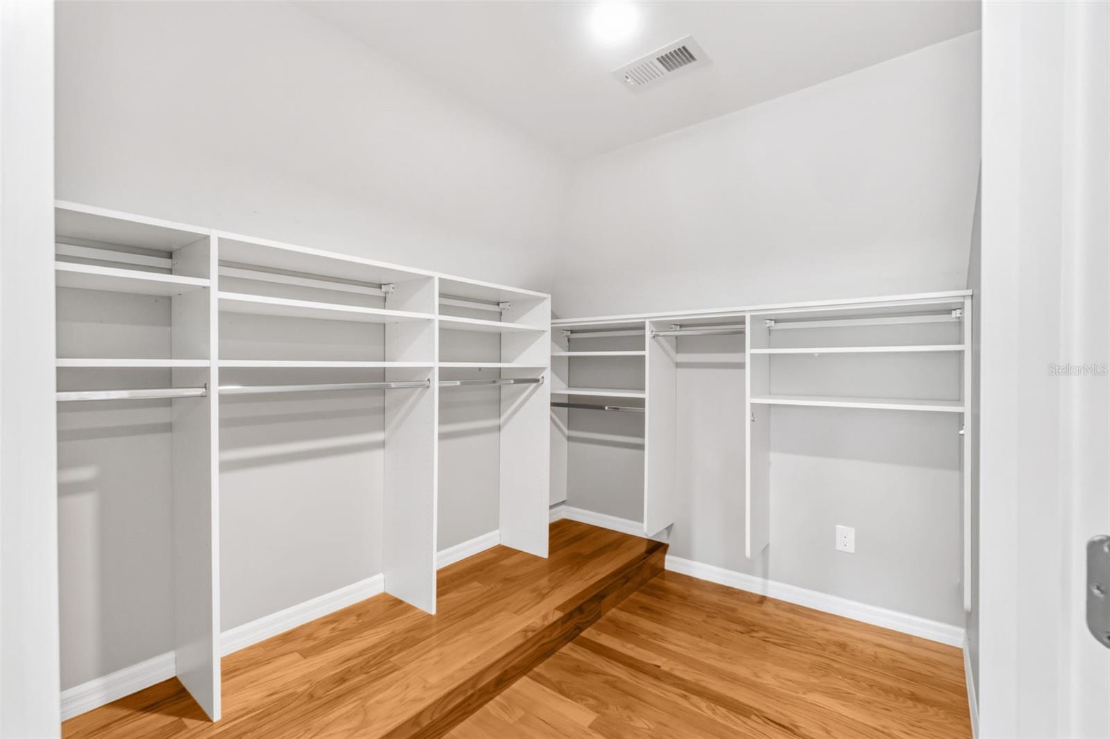 1585 South Dr Property Photo 37