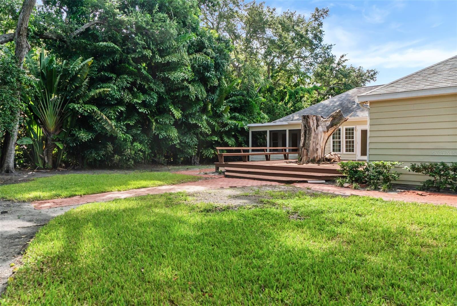 1585 South Dr Property Photo 39