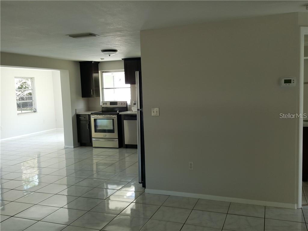 262 Manor Rd Property Photo 4