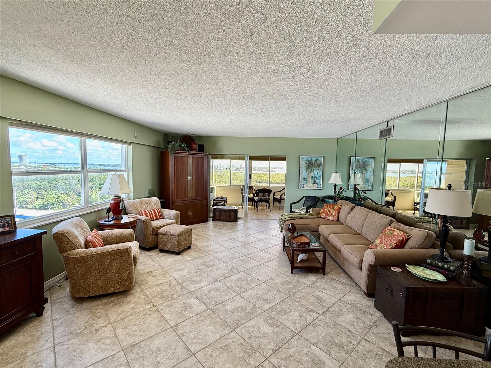 1700 Benjamin Franklin Dr #9e Property Photo 11