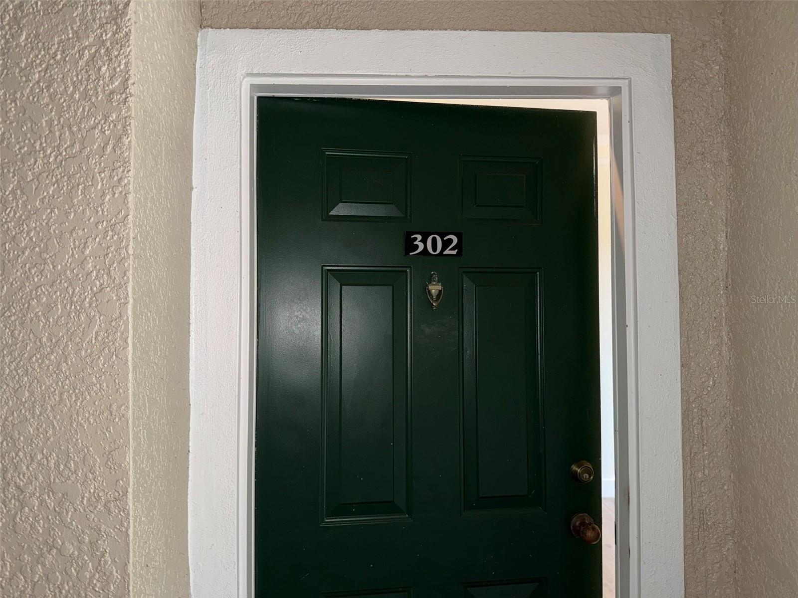5152 Northridge Rd #302 Property Photo 3