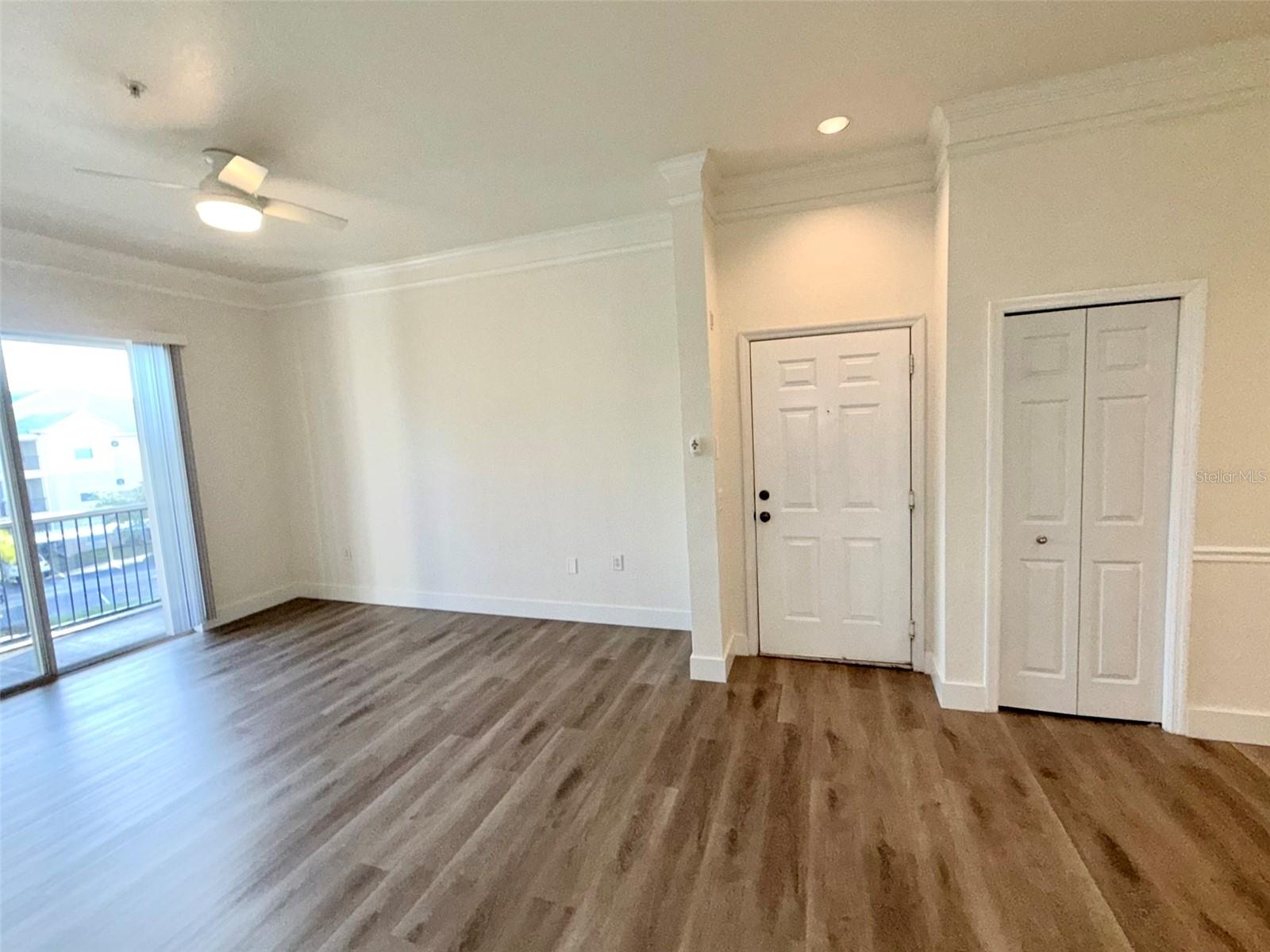 5152 Northridge Rd #302 Property Photo 13