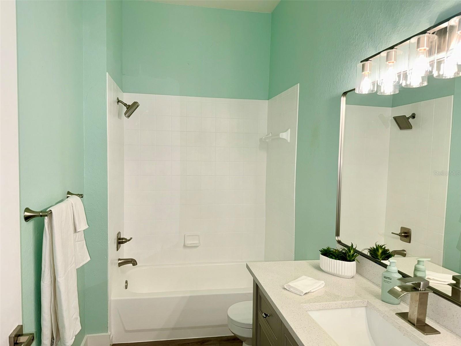 5152 Northridge Rd #302 Property Photo 19