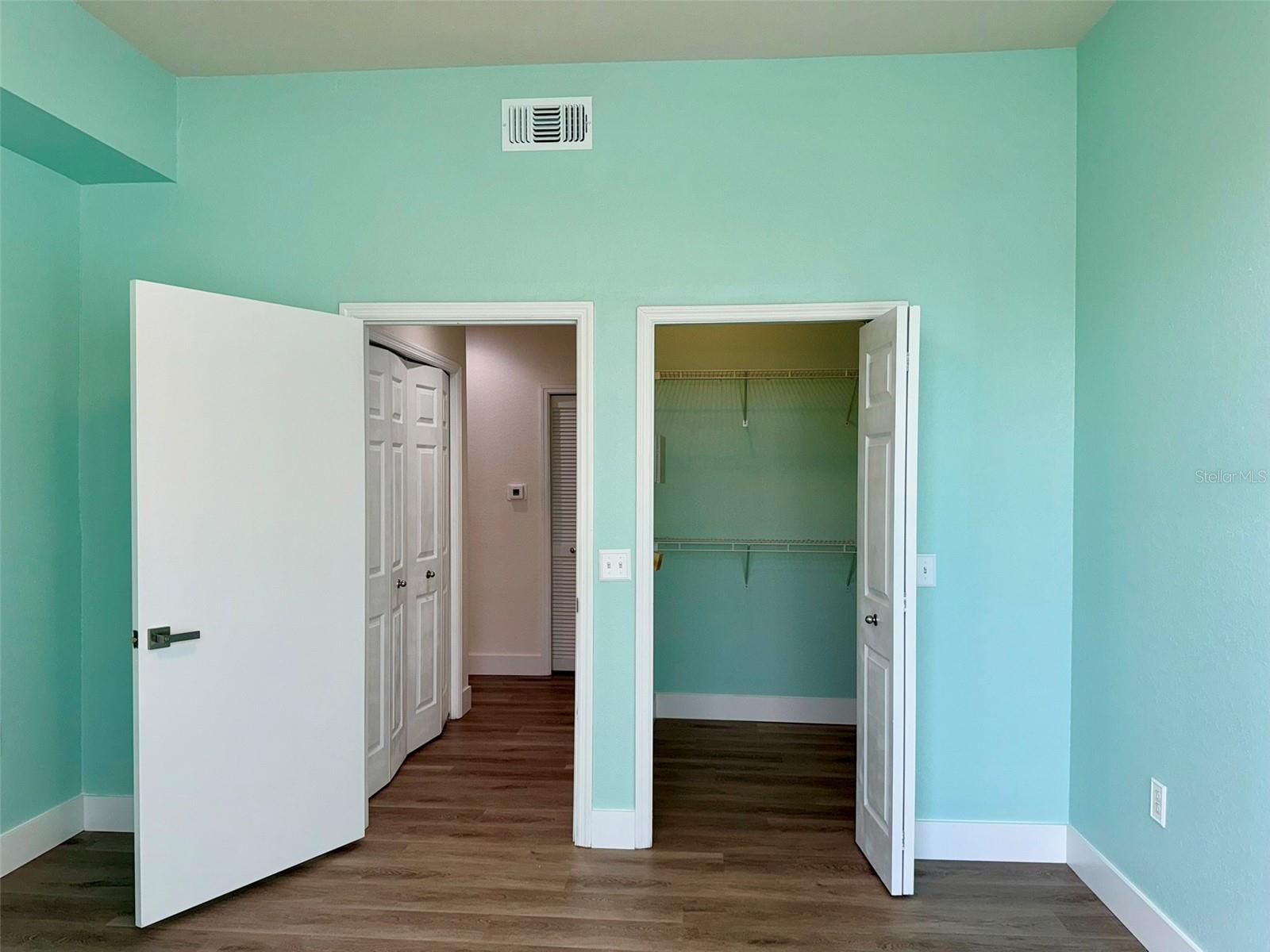 5152 Northridge Rd #302 Property Photo 26