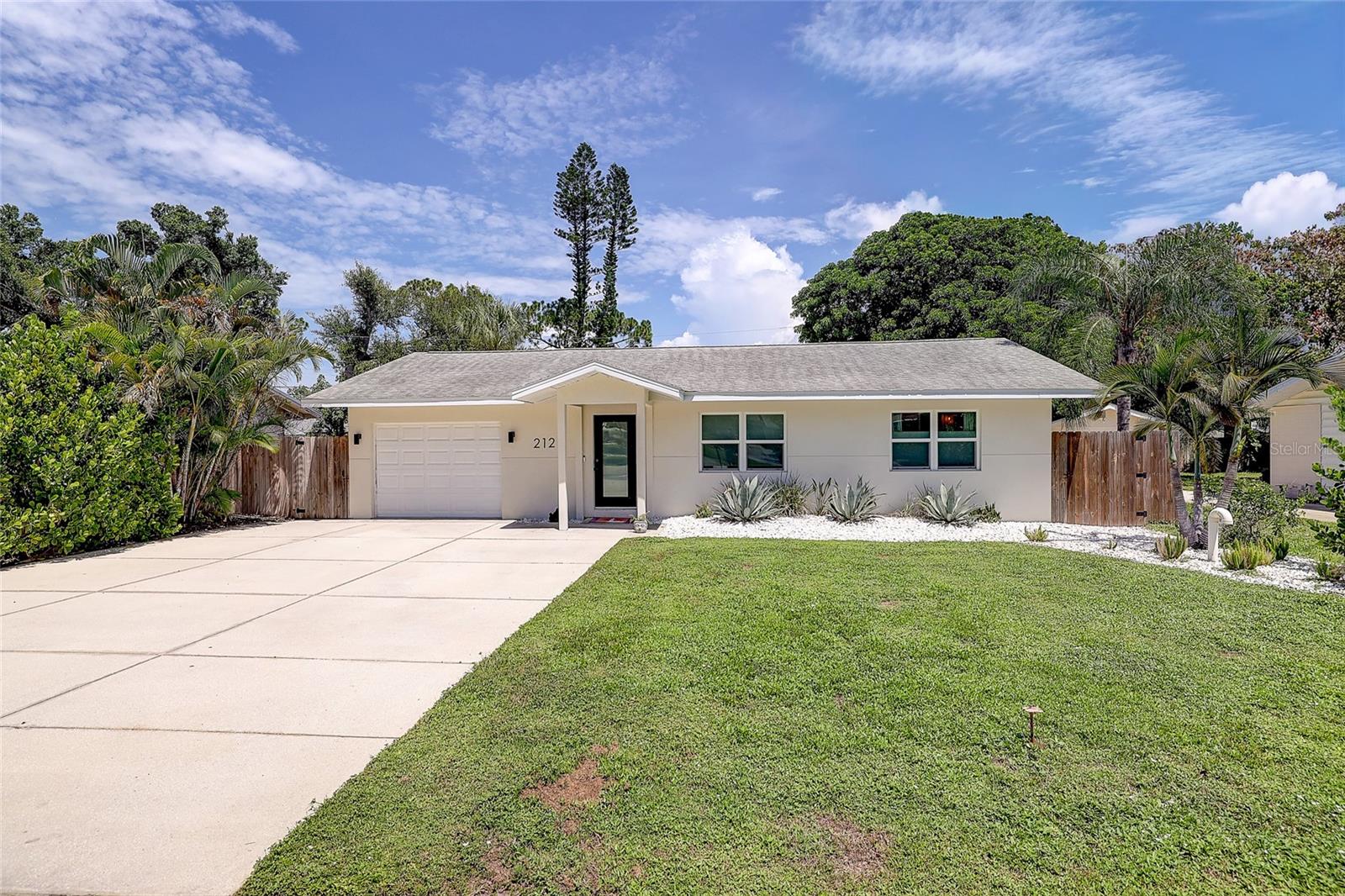 2121 PALM TER Property Photo 1