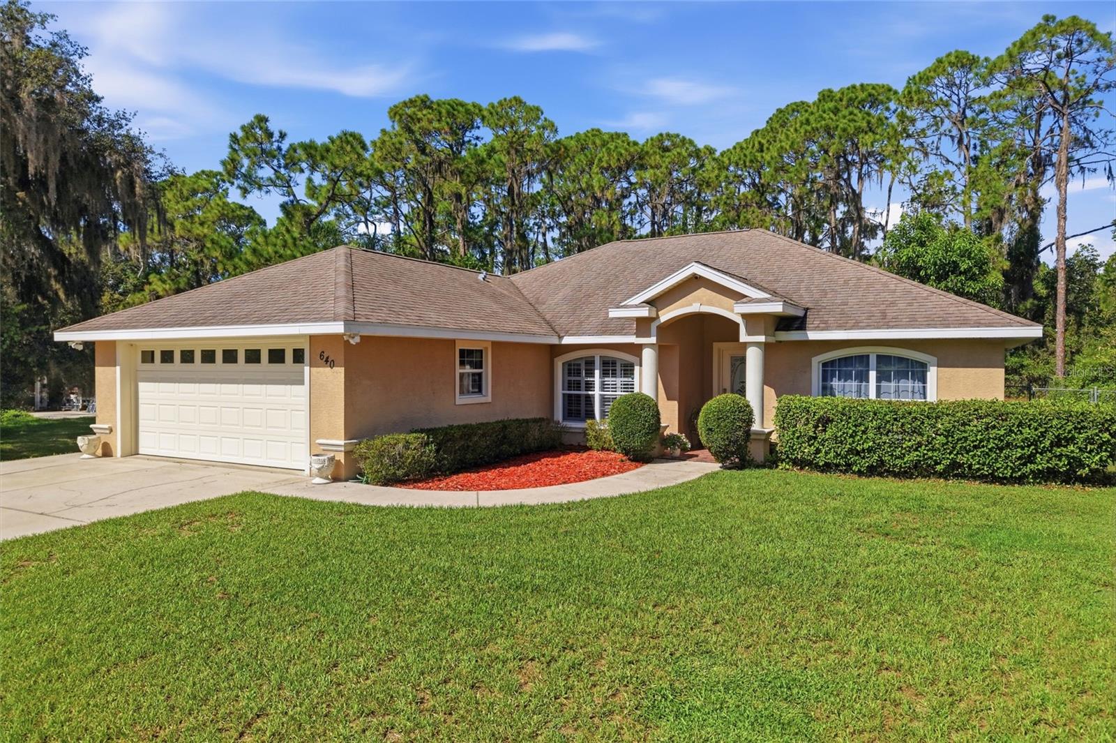 640 Highlands Lake Dr Property Photo 1