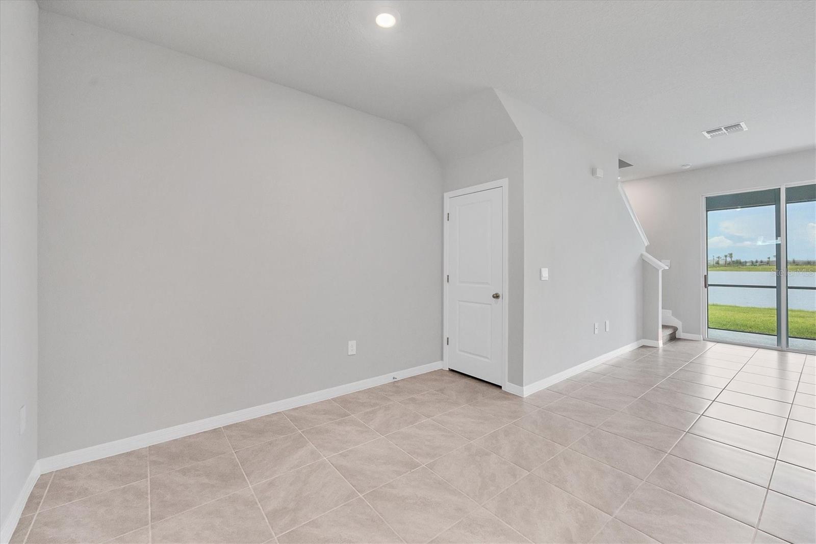 17657 Crescent Moon Loop Property Photo 10