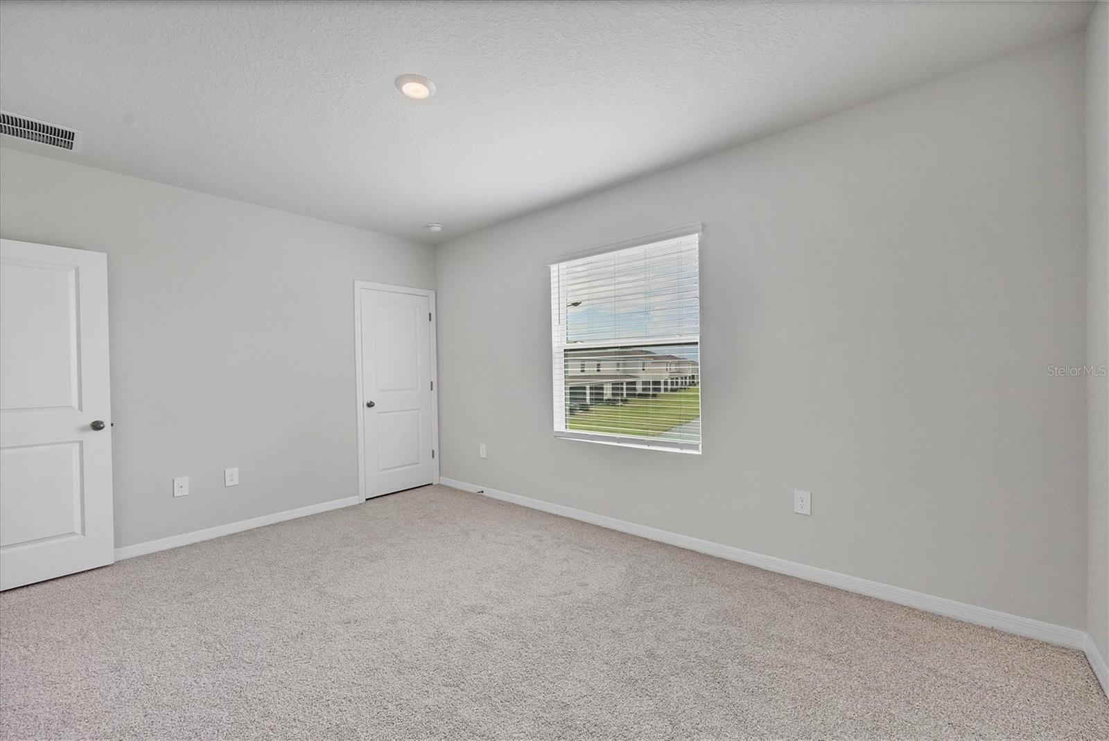 17657 Crescent Moon Loop Property Photo 16