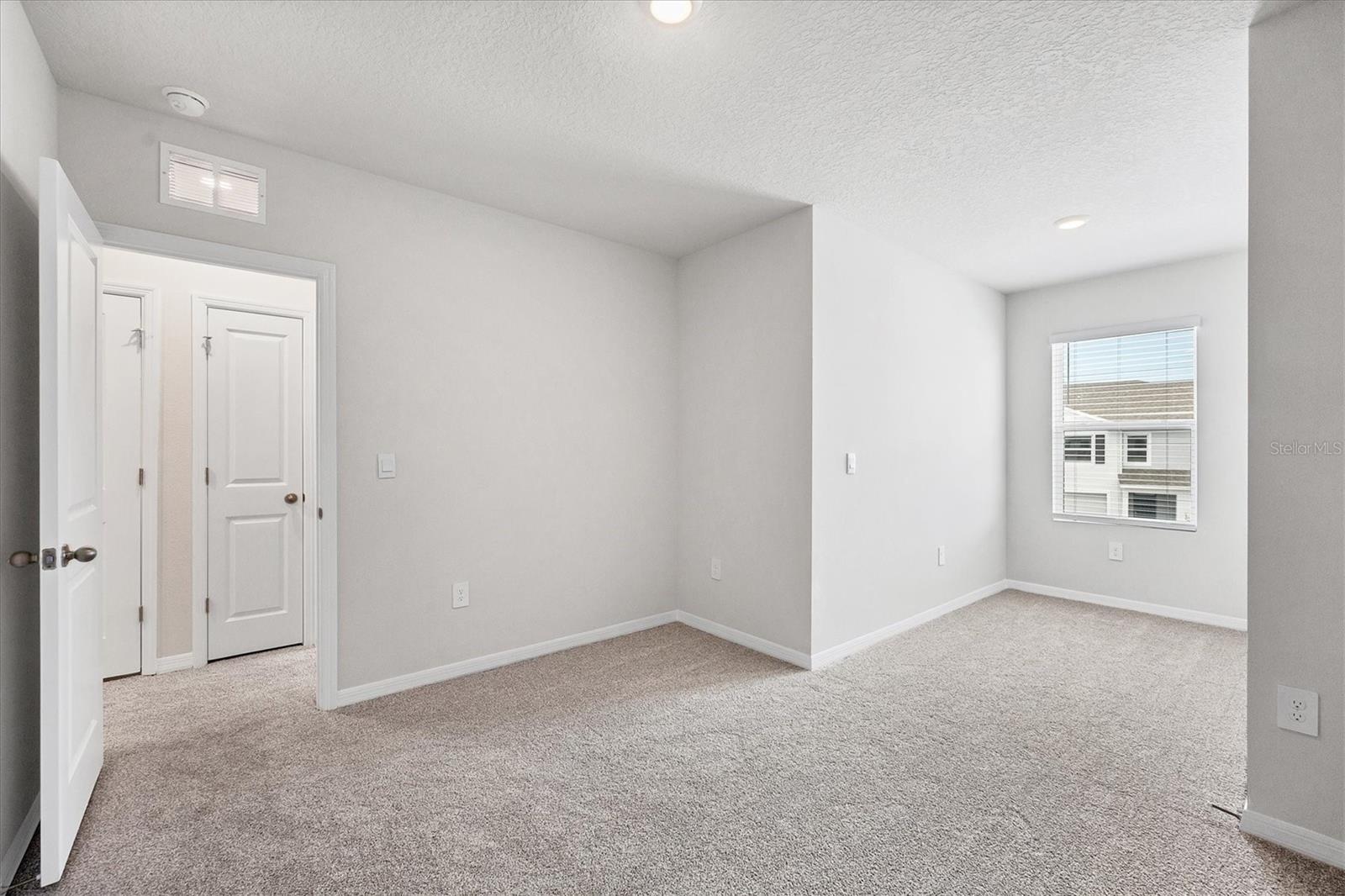 17657 Crescent Moon Loop Property Photo 19
