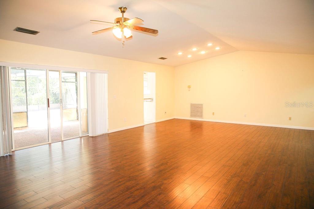 5726 Timber Lake Dr Property Photo 5