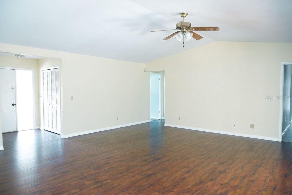 5726 Timber Lake Dr Property Photo 7