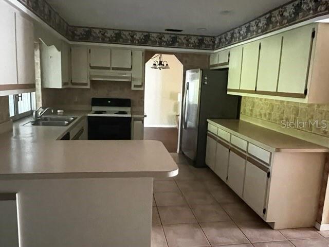7506 Spinnaker Blvd Property Photo 5