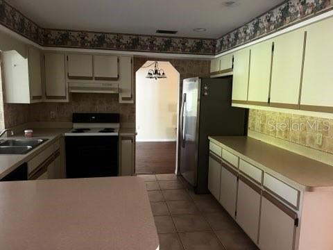 7506 Spinnaker Blvd Property Photo 6