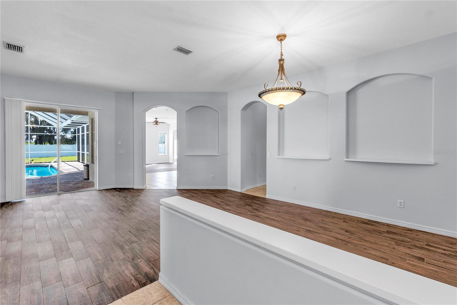 2927 122nd Pl E Property Photo 6