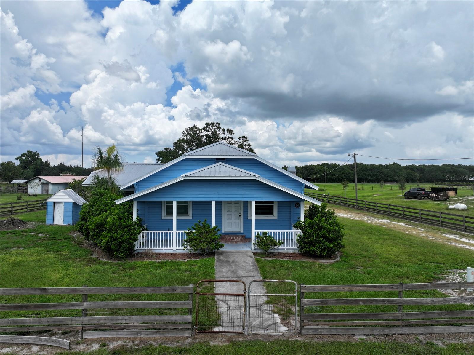 4779 SW PROVAU AVE Property Photo 1