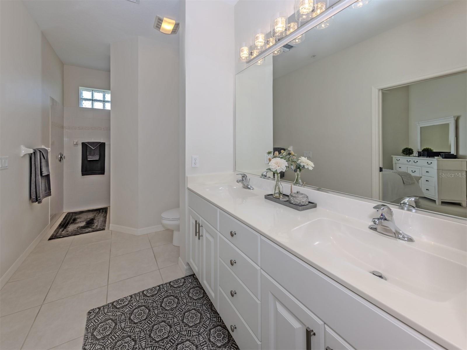 107 Woodbridge Dr #202 Property Photo 15