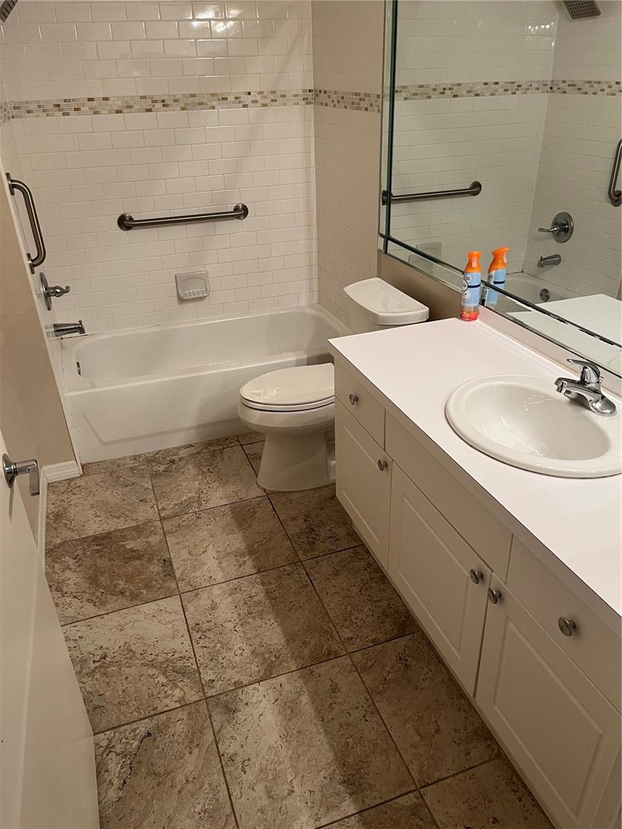 5152 Northridge Rd #106 Property Photo 15