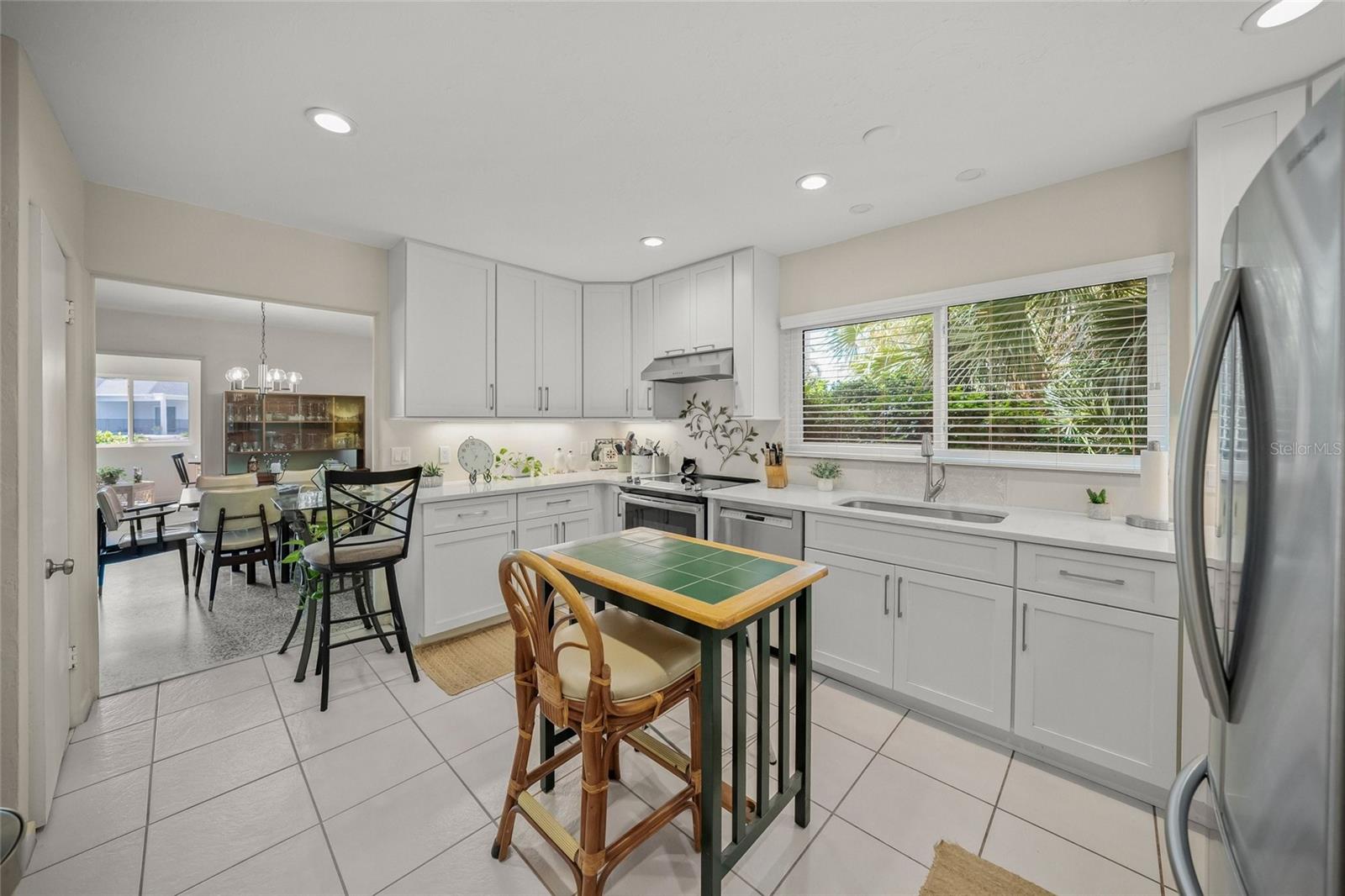 1820 Stanford Ln Property Photo 9