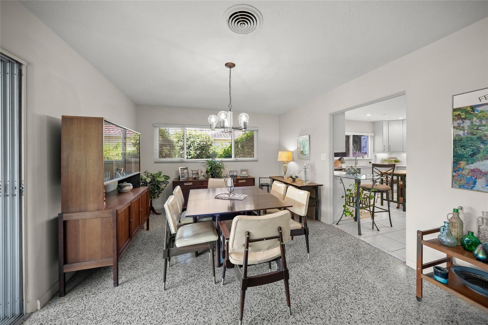 1820 Stanford Ln Property Photo 11