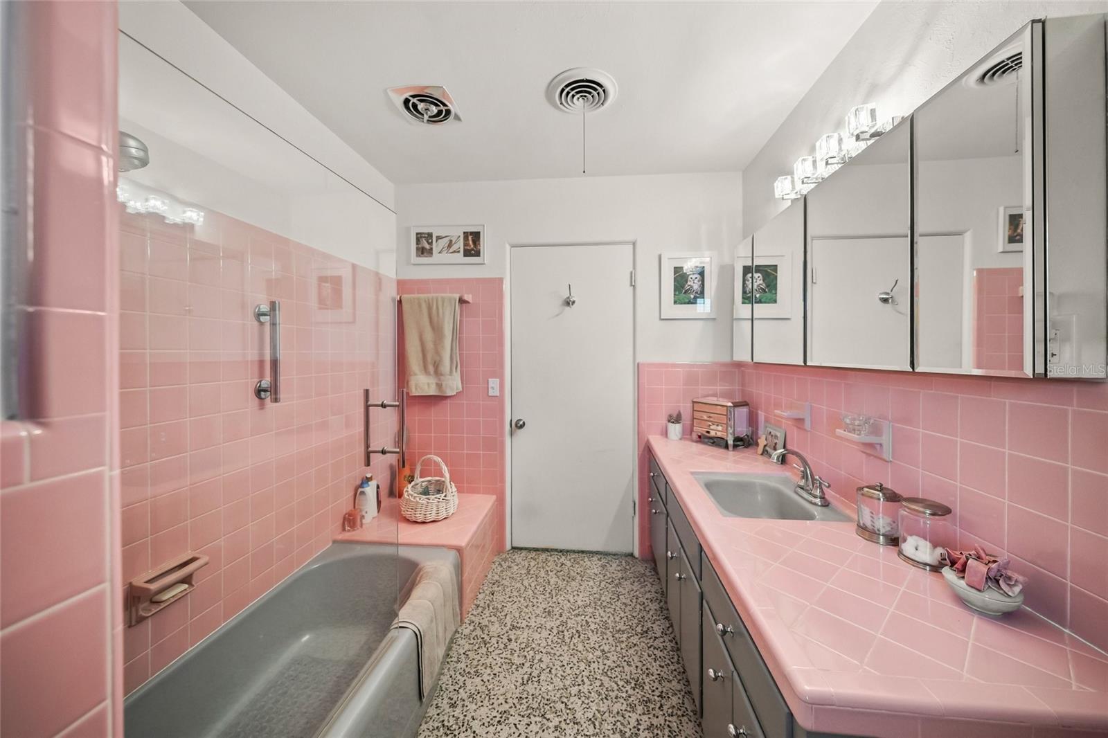 1820 Stanford Ln Property Photo 23