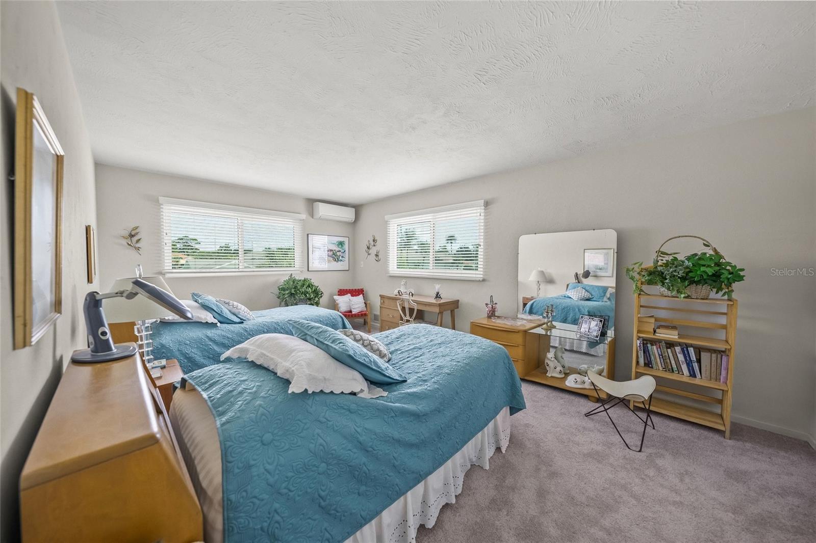 1820 Stanford Ln Property Photo 28