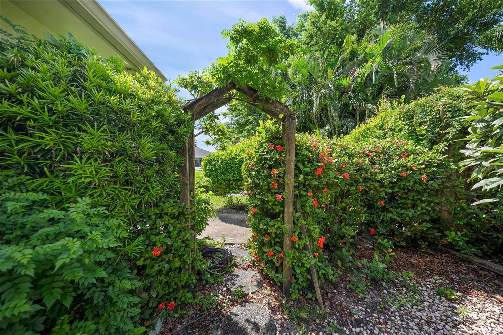 1820 Stanford Ln Property Photo 34