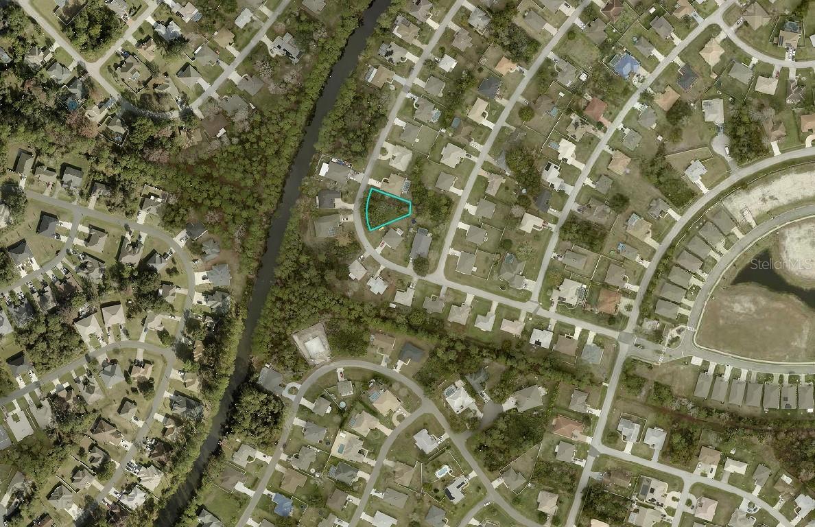 18 President Ln Property Photo 3
