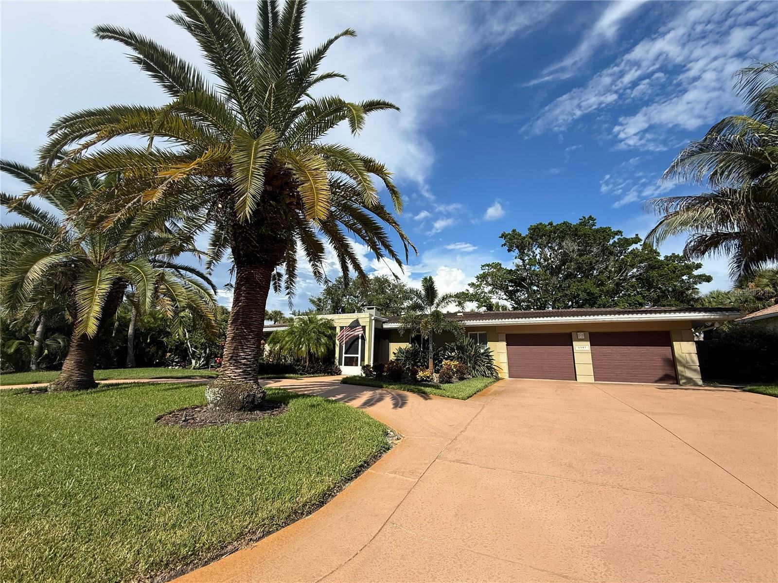 5541 Cape Aqua Dr Property Photo 1