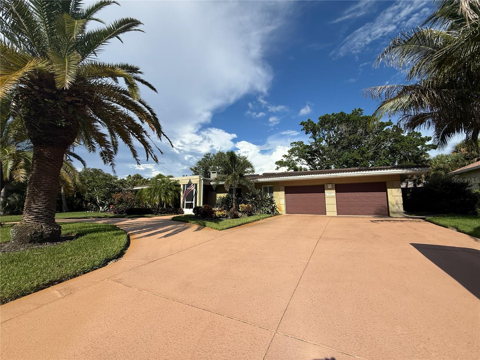 5541 Cape Aqua Dr Property Photo 8