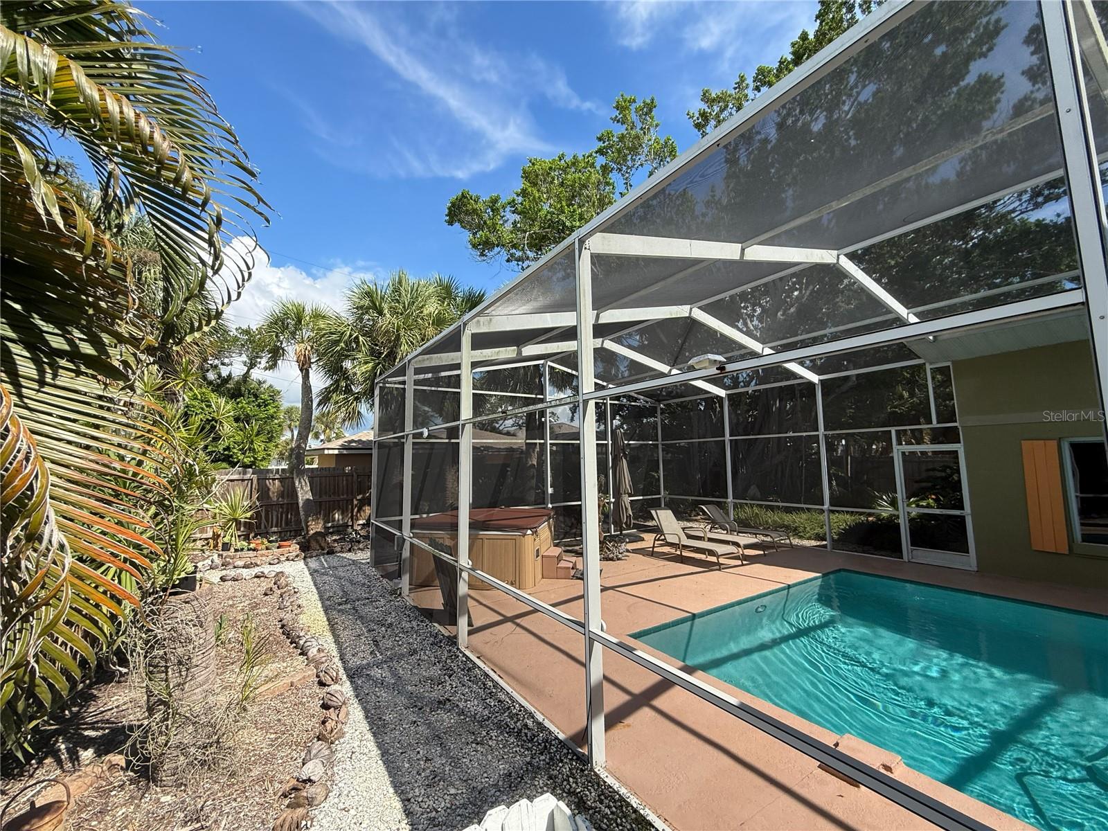 5541 Cape Aqua Dr Property Photo 12