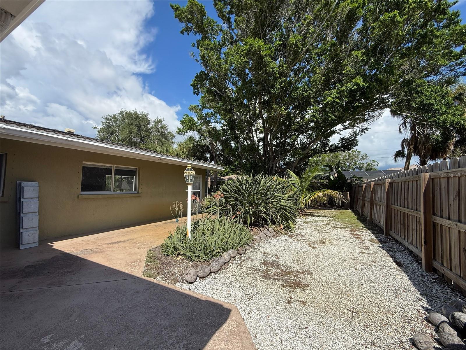 5541 Cape Aqua Dr Property Photo 19
